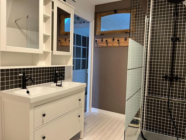 MAISON FAMILIALE EN PARFAIT ETAT AVEC 4 CHAMBRES EN CENTRE VILLE DE LA FERTE MACE