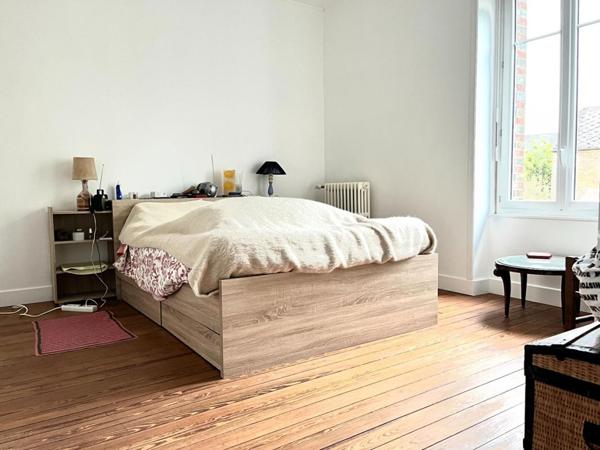 MAISON FAMILIALE EN PARFAIT ETAT AVEC 4 CHAMBRES EN CENTRE VILLE DE LA FERTE MACE