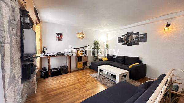 Maison
         3 pièces
        - 75 m² 150 000 € *