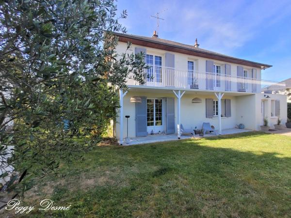Maison à vendre 7 pièces CHAMBRAY LES TOURS (37) - 170 m2 - Double séjour - 5 chambres - Jardin arboré - 2 terrasses
