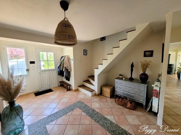 Maison à vendre 7 pièces CHAMBRAY LES TOURS (37) - 170 m2 - Double séjour - 5 chambres - Jardin arboré - 2 terrasses