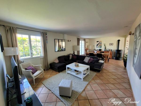 Maison à vendre 7 pièces CHAMBRAY LES TOURS (37) - 170 m2 - Double séjour - 5 chambres - Jardin arboré - 2 terrasses