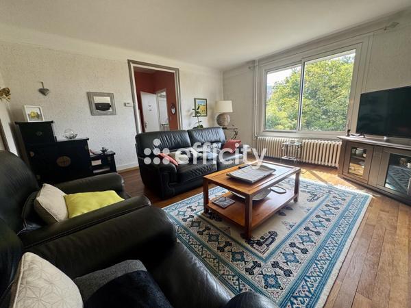 Maison
         8 pièces
        - 184 m² Exclusivité 142 000 € *