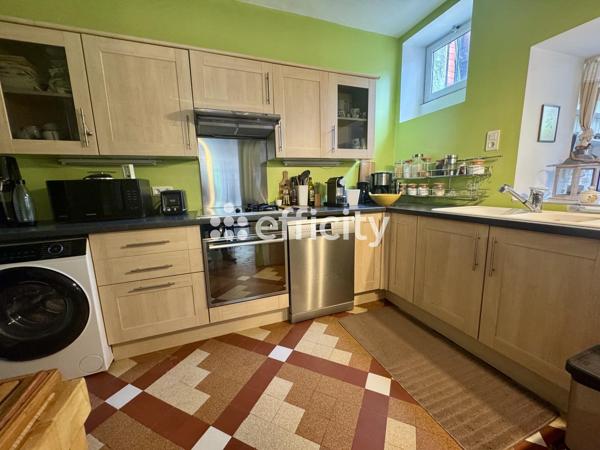 Maison
         8 pièces
        - 184 m² Exclusivité 142 000 € *