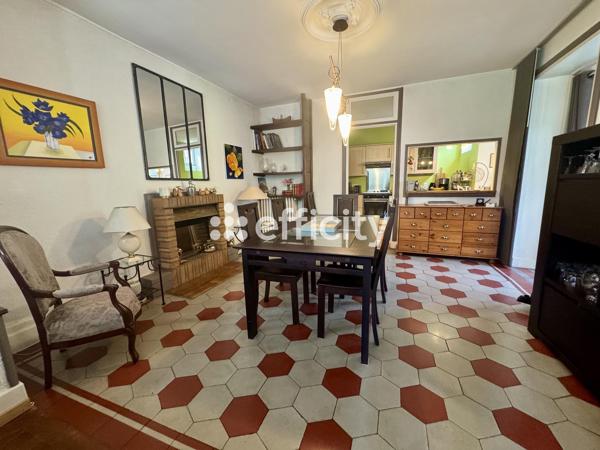 Maison
         8 pièces
        - 184 m² Exclusivité 142 000 € *