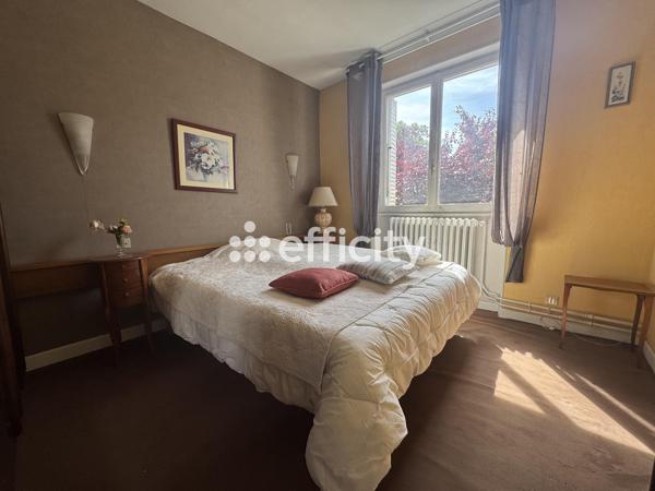 Maison
         8 pièces
        - 184 m² Exclusivité 142 000 € *