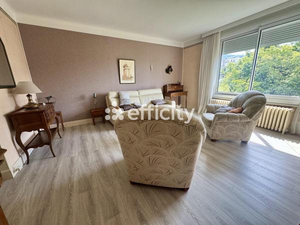 Maison
         8 pièces
        - 184 m² Exclusivité 142 000 € *