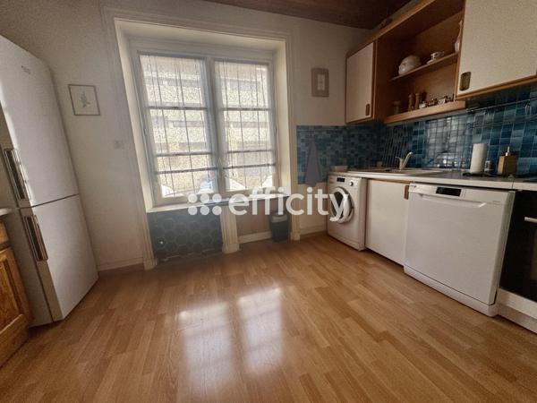 Maison
         8 pièces
        - 184 m² Exclusivité 142 000 € *
