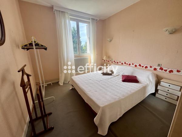 Maison
         8 pièces
        - 184 m² Exclusivité 142 000 € *