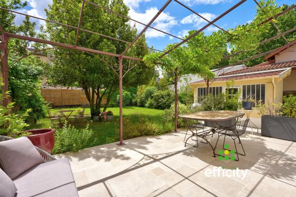 Maison
         4 pièces
        - 82 m² Exclusivité 585 000 € *