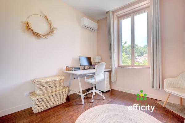 Maison
         4 pièces
        - 82 m² Exclusivité 585 000 € *