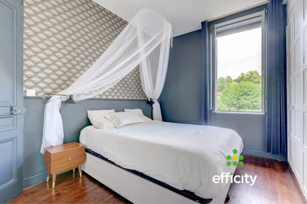 Maison
         4 pièces
        - 82 m² Exclusivité 585 000 € *