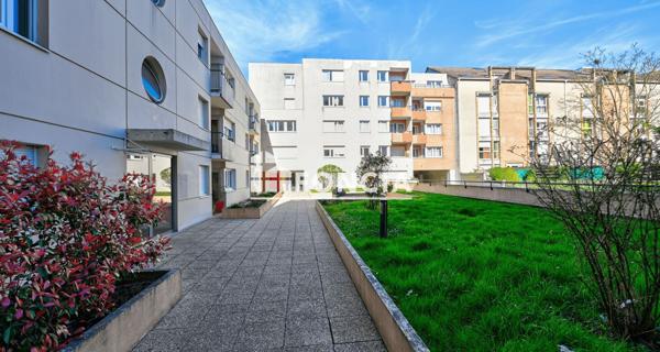 À vendre Studio 37 m² - Cergy 95800