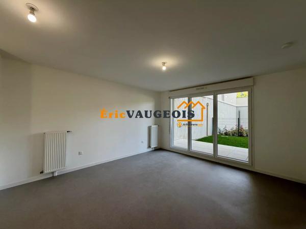 Vente                                                      Appartement
                        
                     2 pièces                      41 m2                     à Coulommiers