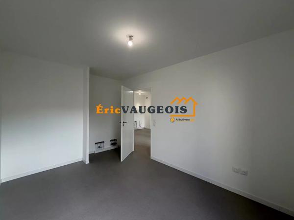 Vente                                                      Appartement
                        
                     2 pièces                      41 m2                     à Coulommiers
