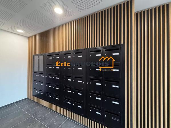 Vente                                                      Appartement
                        
                     2 pièces                      41 m2                     à Coulommiers
