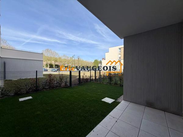 Vente                                                      Appartement
                        
                     2 pièces                      41 m2                     à Coulommiers