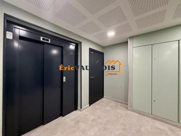 Vente                                                      Appartement
                        
                     2 pièces                      41 m2                     à Coulommiers