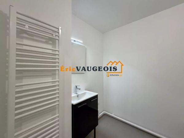 Vente                                                      Appartement
                        
                     2 pièces                      41 m2                     à Coulommiers