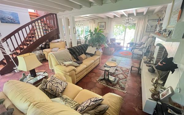 Maison à vendre    6 pièces • 206 m2 Dax