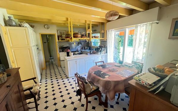 Maison à vendre    6 pièces • 206 m2 Dax