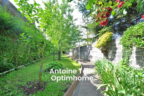 Maison d'habitation & commerce libre avec jardin clos en centre ville - Le Cateau