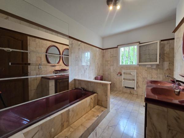 Caumont-sur-Durance (84510) PROPRIETE 225M² avec 2 logements, PISCINE, TERRAIN 1490m²