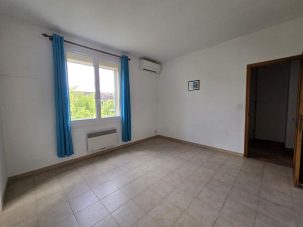 Caumont-sur-Durance (84510) PROPRIETE 225M² avec 2 logements, PISCINE, TERRAIN 1490m²