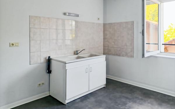 Appartement à louer    3 pièces •  Razac-sur-l'Isle