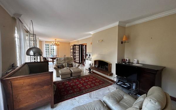 Maison à vendre    7 pièces •  Villemoustaussou