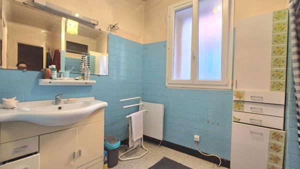 Grande maison avec garage et cour 8 pièces CATLLAR (66)