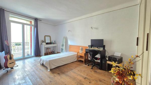 Grande maison avec garage et cour 8 pièces CATLLAR (66)