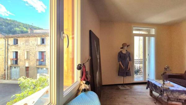 Grande maison avec garage et cour 8 pièces CATLLAR (66)