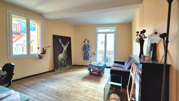 Grande maison avec garage et cour 8 pièces CATLLAR (66)