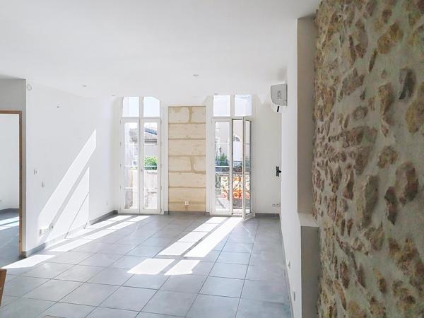 Immeuble rénové 172 m² – 12 couchages – Jusqu’à 60K€/an, 11% de rentabilité – Loupian