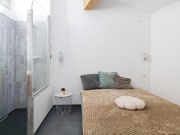 Immeuble rénové 172 m² – 12 couchages – Jusqu’à 60K€/an, 11% de rentabilité – Loupian