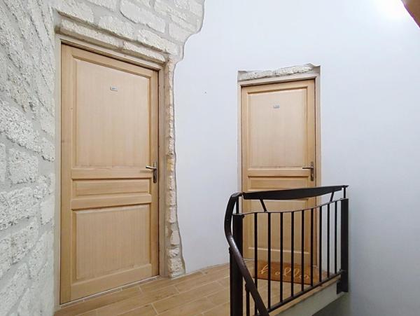 Immeuble rénové 172 m² – 12 couchages – Jusqu’à 60K€/an, 11% de rentabilité – Loupian