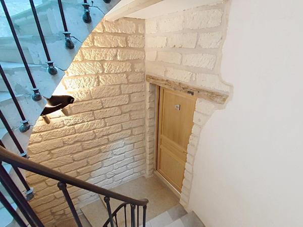 Immeuble rénové 172 m² – 12 couchages – Jusqu’à 60K€/an, 11% de rentabilité – Loupian
