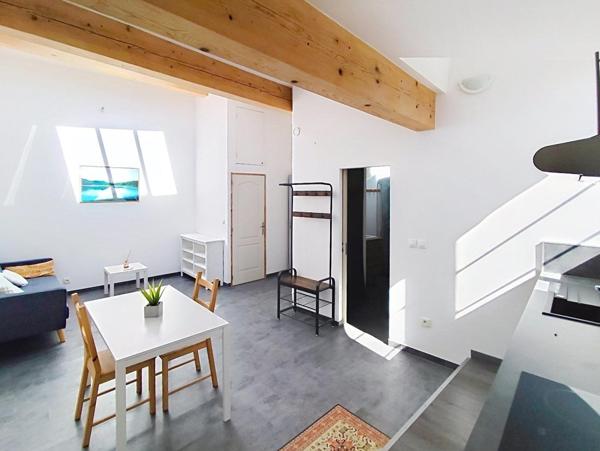 Immeuble rénové 172 m² – 12 couchages – Jusqu’à 60K€/an, 11% de rentabilité – Loupian