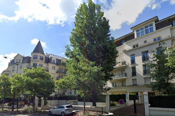 Appartement Le Plessis Robinson 4 pièce(s) 100 m2 560 000 € **  - Référence  539