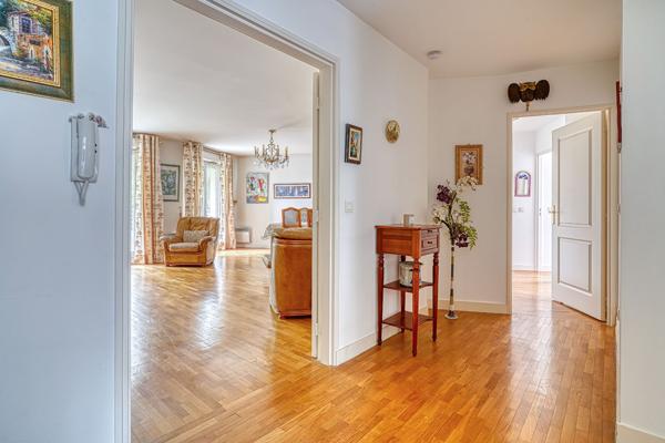 Appartement Le Plessis Robinson 4 pièce(s) 100 m2 560 000 € **  - Référence  539