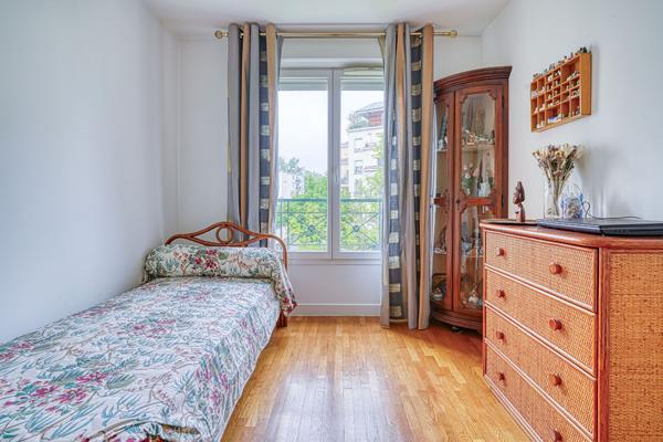 Appartement Le Plessis Robinson 4 pièce(s) 100 m2 560 000 € **  - Référence  539