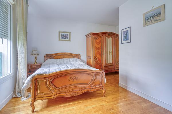 Appartement Le Plessis Robinson 4 pièce(s) 100 m2 560 000 € **  - Référence  539