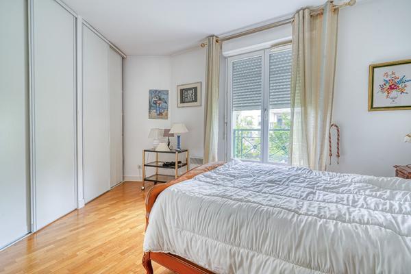 Appartement Le Plessis Robinson 4 pièce(s) 100 m2 560 000 € **  - Référence  539
