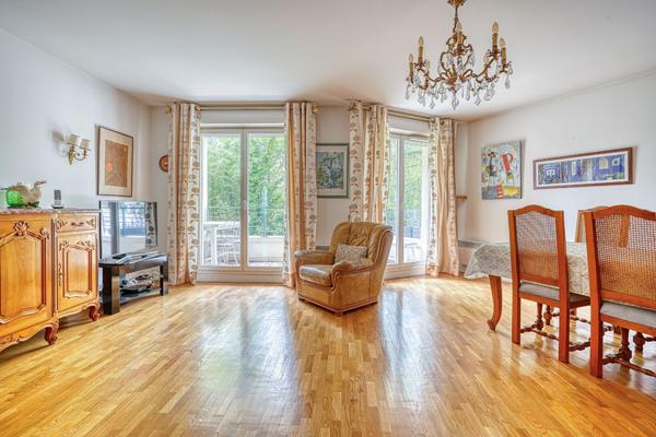 Appartement Le Plessis Robinson 4 pièce(s) 100 m2 560 000 € **  - Référence  539