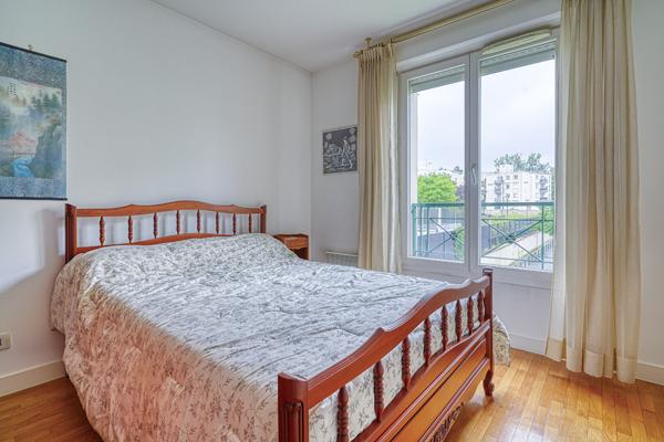 Appartement Le Plessis Robinson 4 pièce(s) 100 m2 560 000 € **  - Référence  539