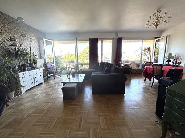 PROCHE CENTRE VILLE/ BEAU T4 AVEC PARKING COUVERT ET CAVE , Vannes
