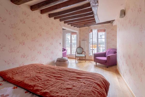 Bijoux vue sur les toits du 6e. 4 pièces, Balcon, 2 SDE, 2 WC