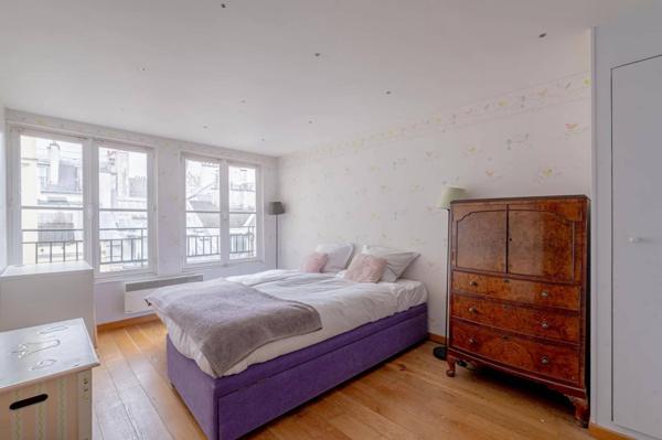 Bijoux vue sur les toits du 6e. 4 pièces, Balcon, 2 SDE, 2 WC