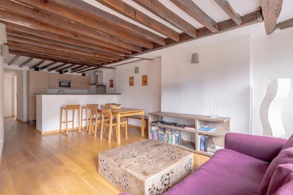 Bijoux vue sur les toits du 6e. 4 pièces, Balcon, 2 SDE, 2 WC